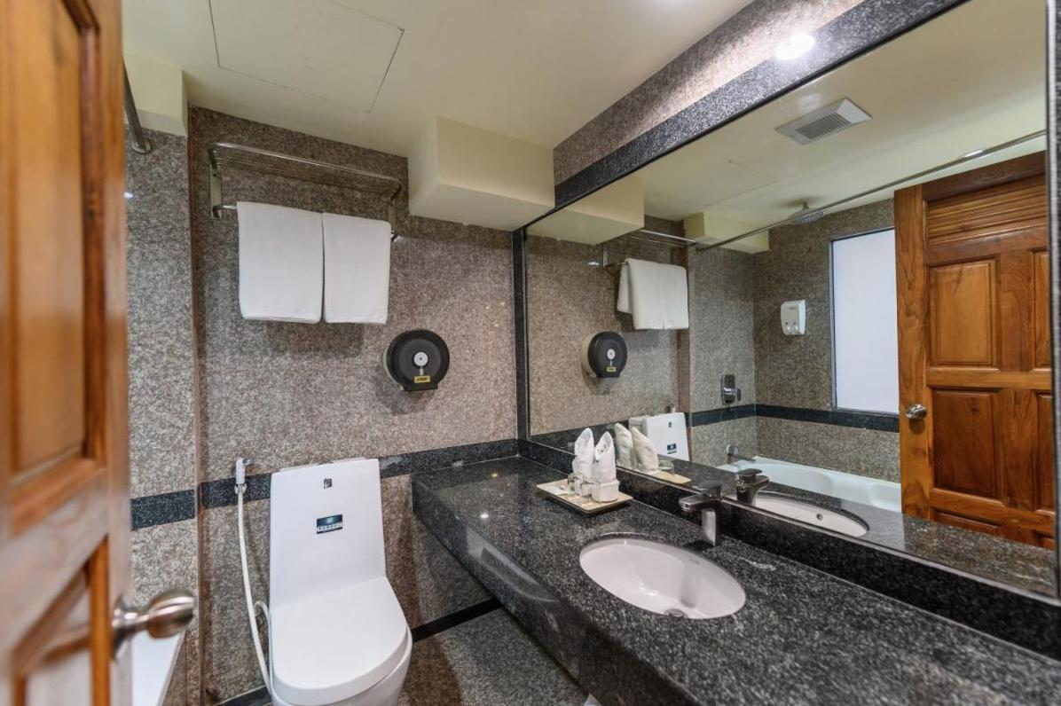 Boutique Paradise Hotel 4*